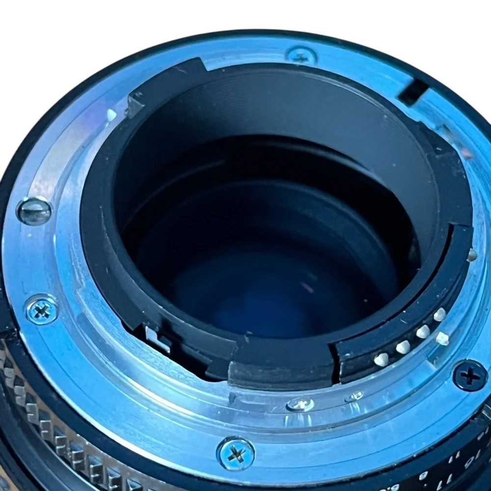 Nikon AF Nikkor 28–85mm f/3.5–4.5 Lens w/ Tokina UV 62mm Filter & Case Japan